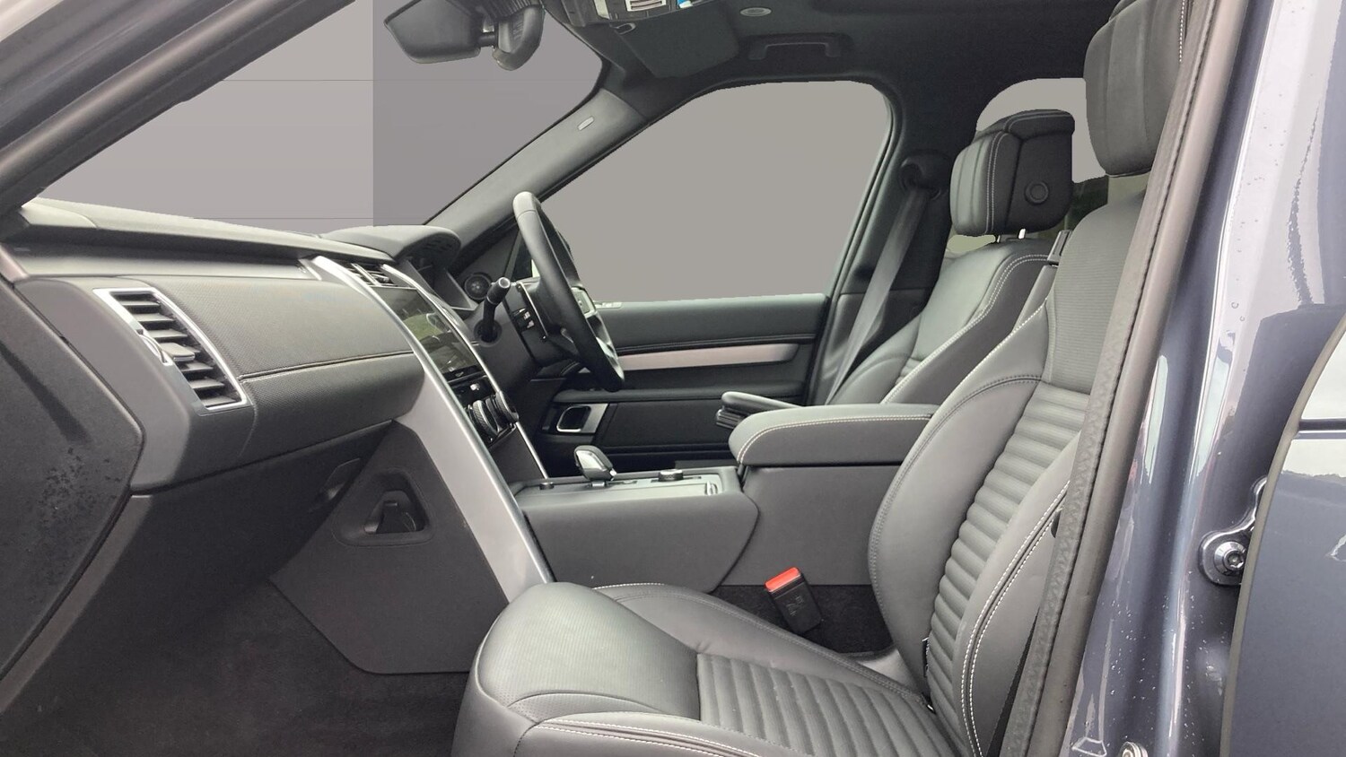 Used Land Rover Discovery 2025 for sale - 76218688: Photo 3