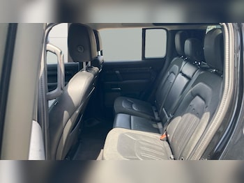 Used Land Rover Defender 2020 for sale - 78699084: Photo