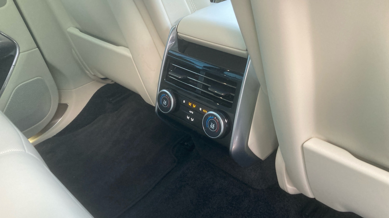 Used Land Rover Range Rover 2024 for sale - 76960643: Photo 18