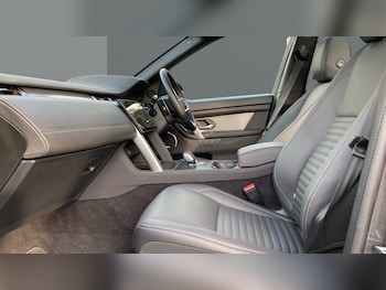 Used Land Rover Discovery Sport 2025 for sale - 76384908: Photo