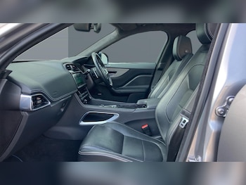 Used Jaguar F-Pace 2020 for sale - 75581283: Photo