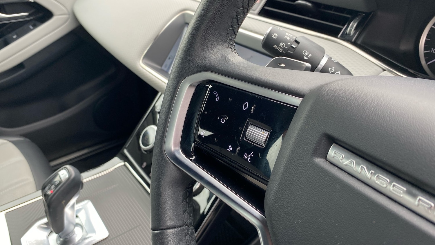 Used Land Rover Range Rover Evoque 2022 for sale - 76363262: Photo 45