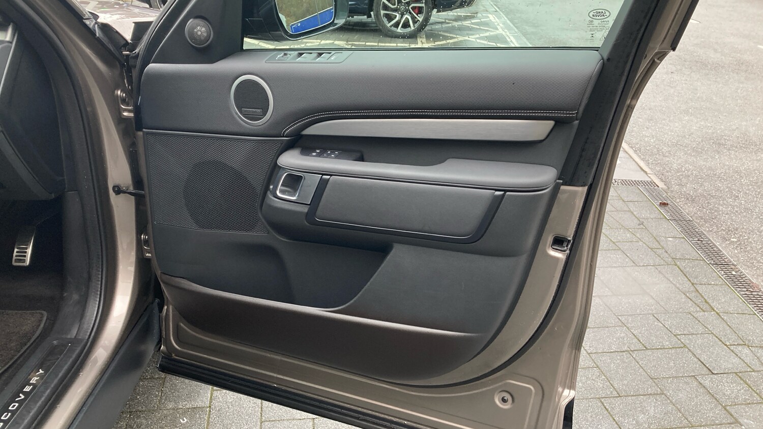 Used Land Rover Discovery 2023 for sale - 76879229: Photo 27