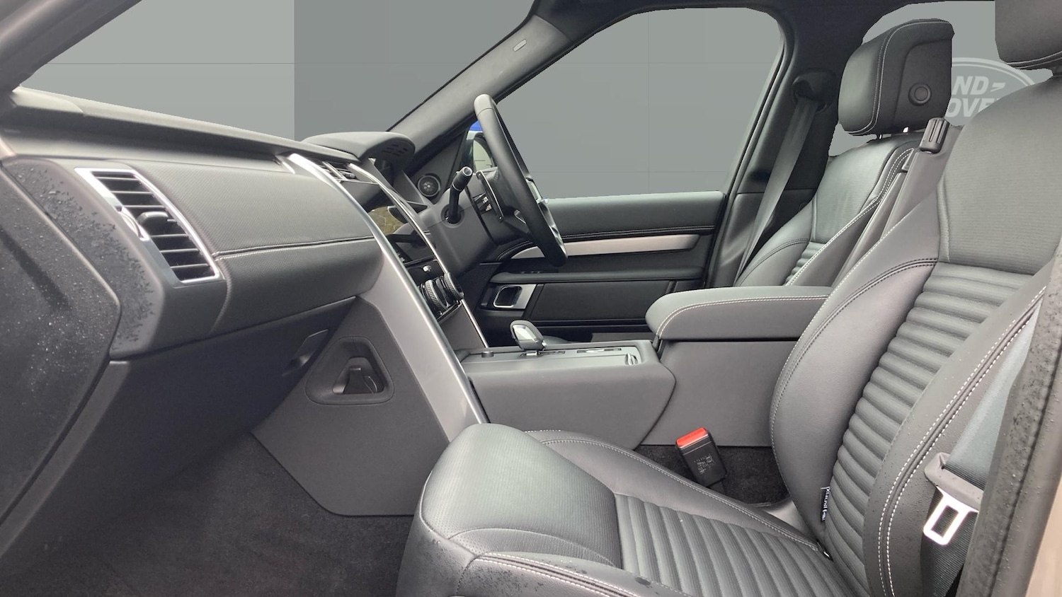 Used Land Rover Discovery 2023 for sale - 76879229: Photo 3