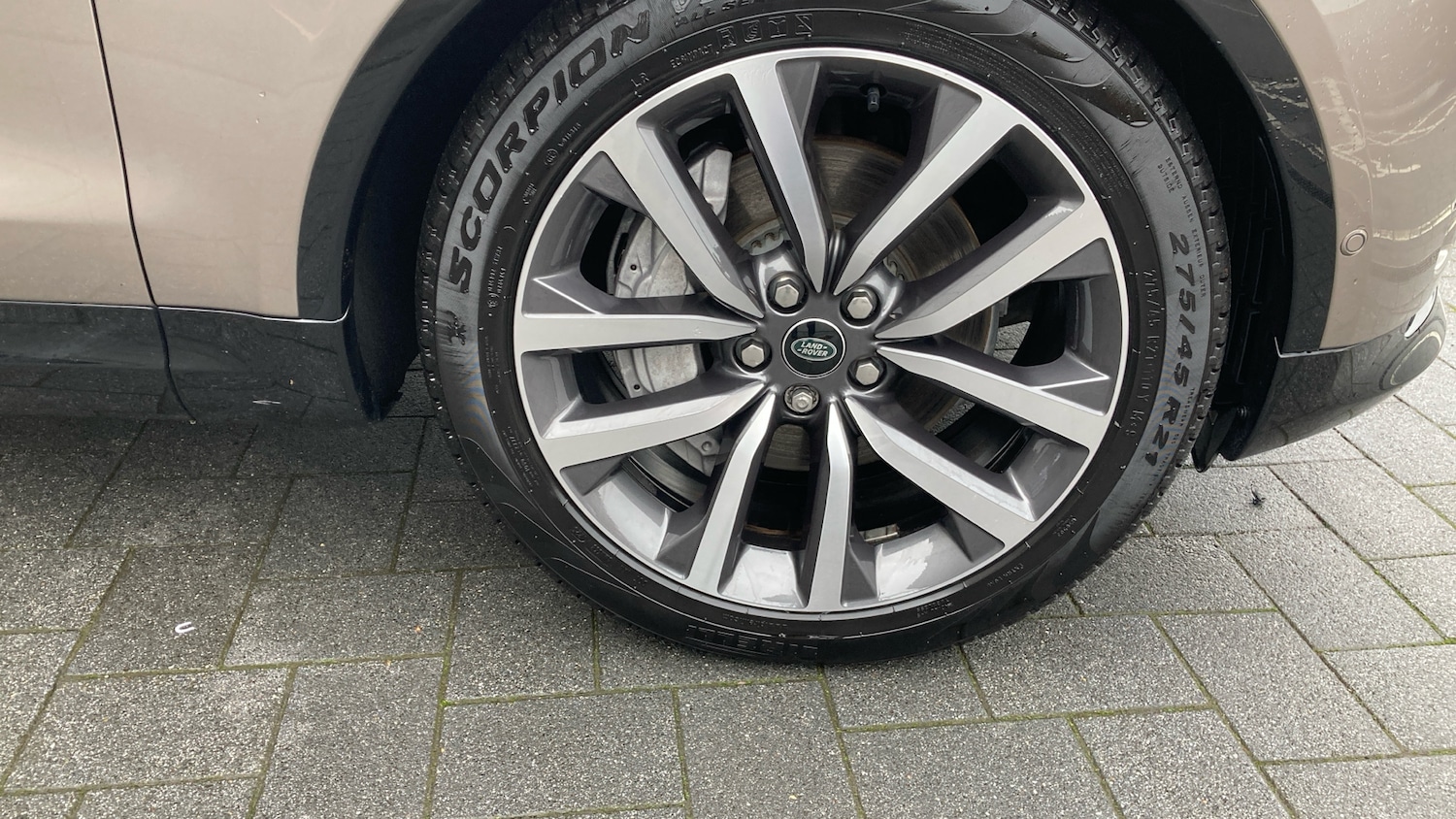 Used Land Rover Discovery 2023 for sale - 76879229: Photo 41