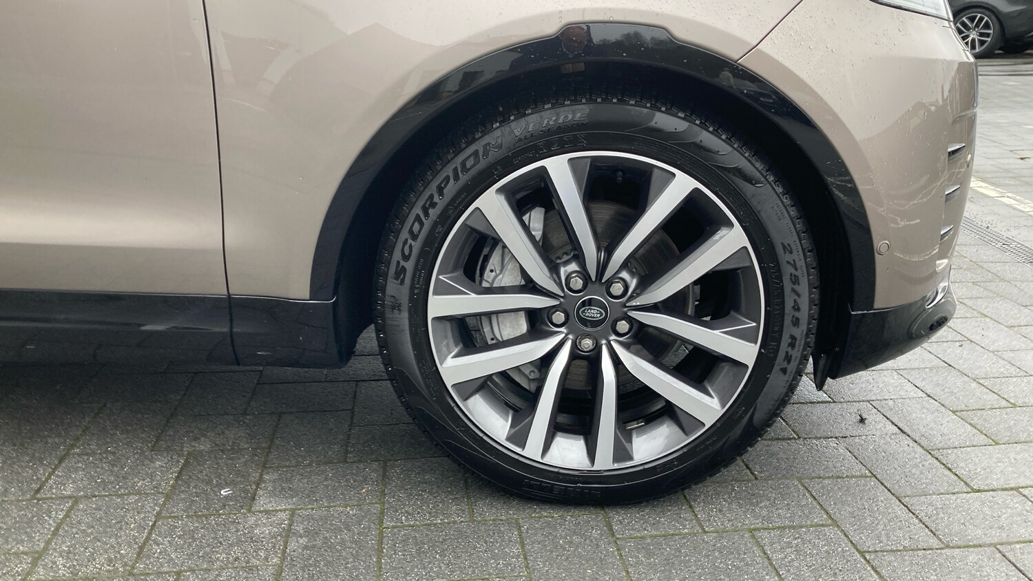 Used Land Rover Discovery 2023 for sale - 76879229: Photo 8