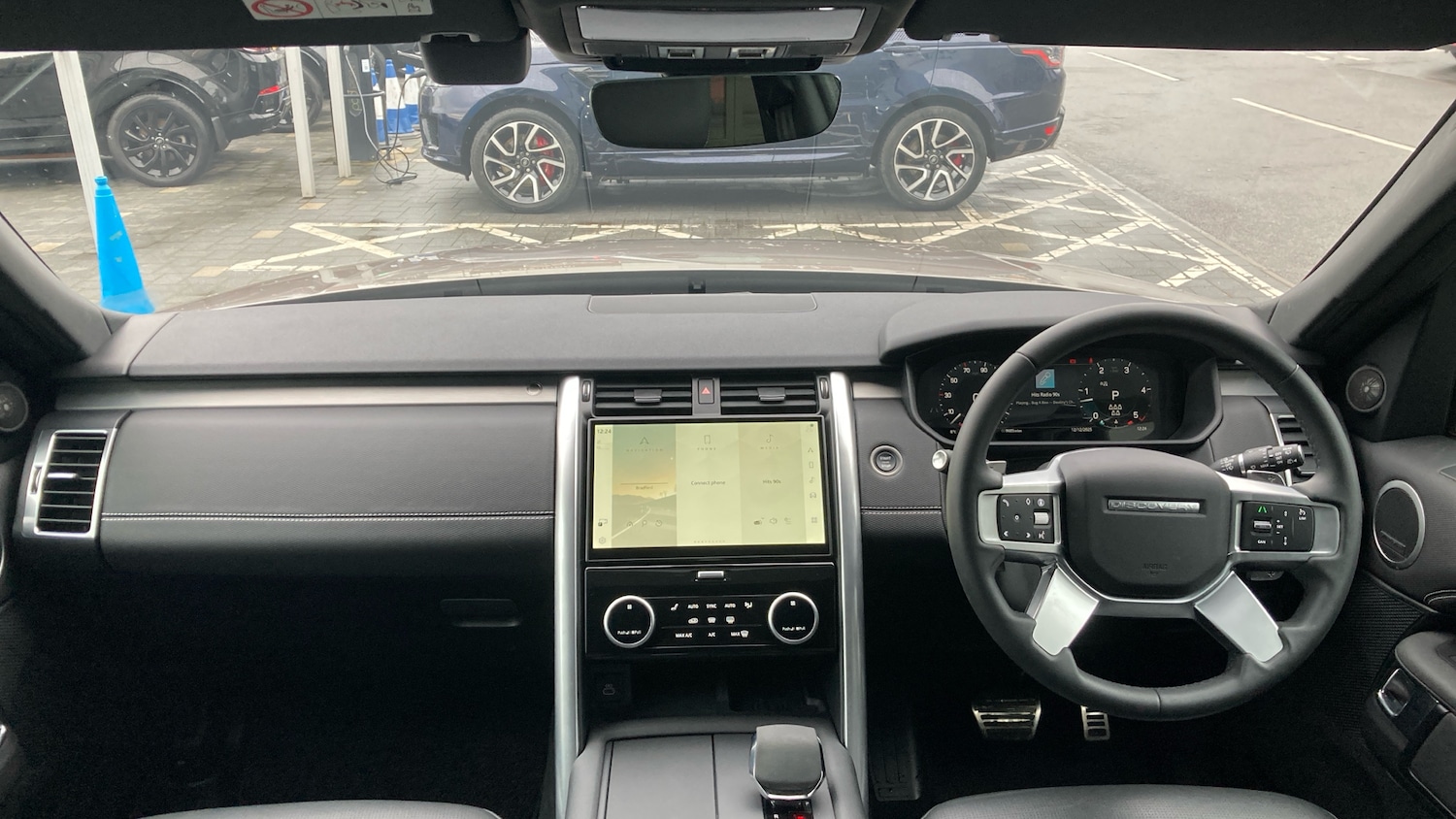 Used Land Rover Discovery 2023 for sale - 76879229: Photo 9