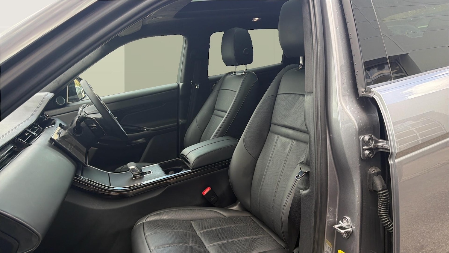 Used Land Rover Range Rover Evoque 2025 for sale - 78064329: Photo 3