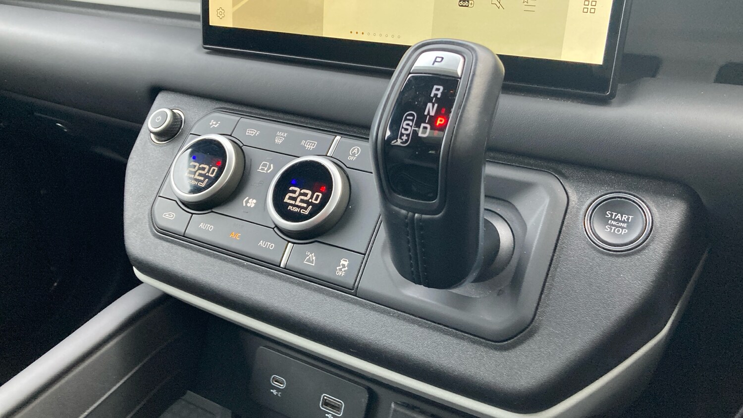 Used Land Rover Defender 2024 for sale - 76580622: Photo 13