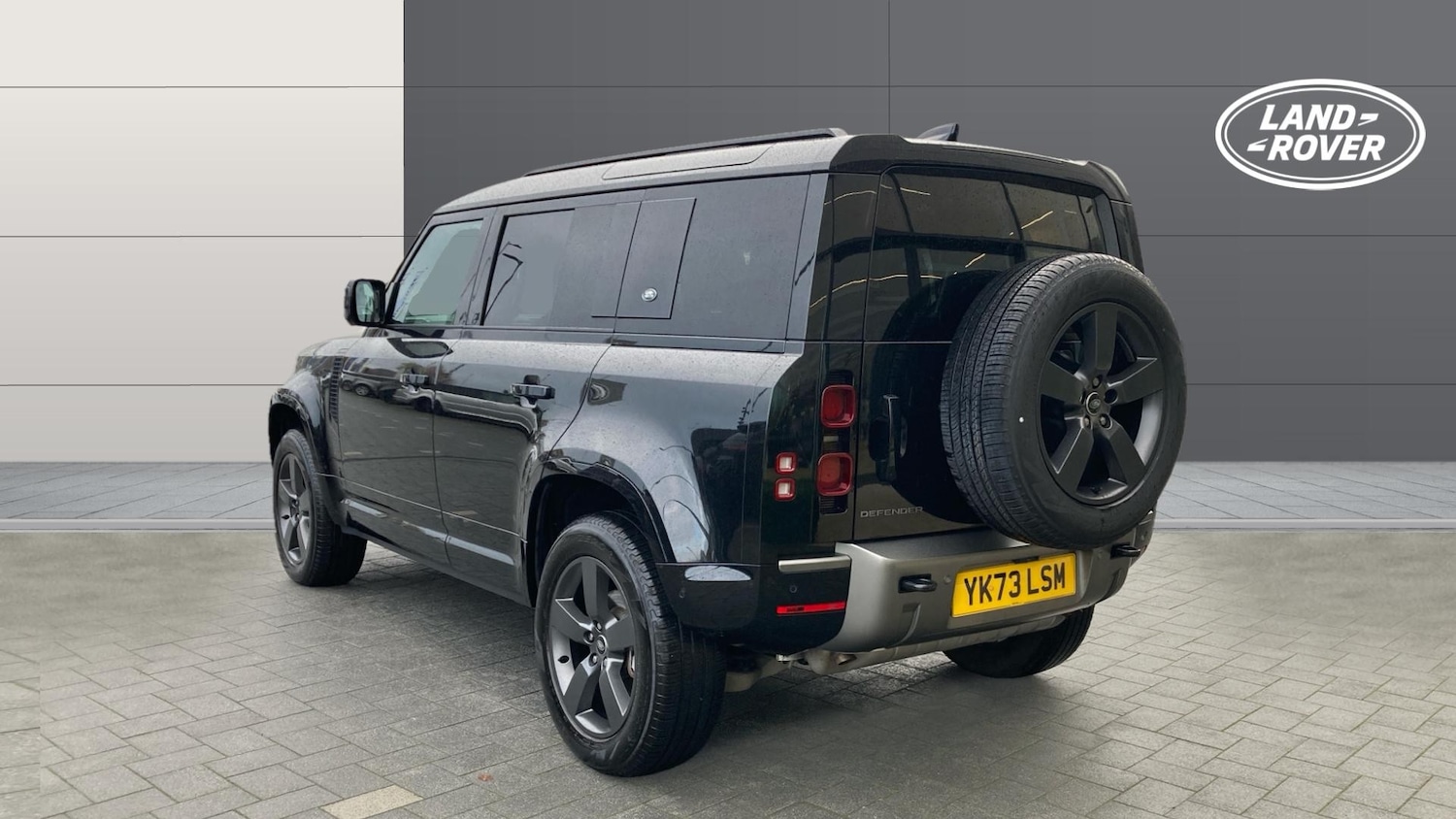 Used Land Rover Defender 2024 for sale - 76580622: Photo 2