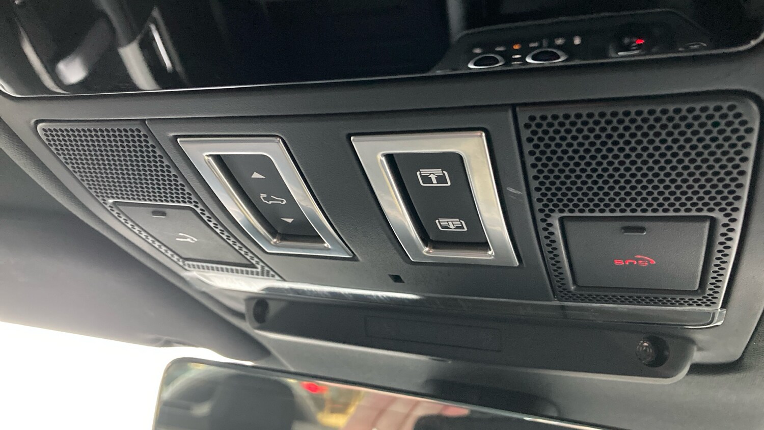 Used Land Rover Defender 2024 for sale - 76580622: Photo 33