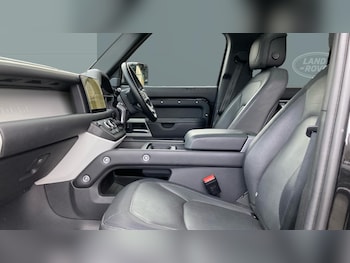 Used Land Rover Defender 2024 for sale - 76580622: Photo