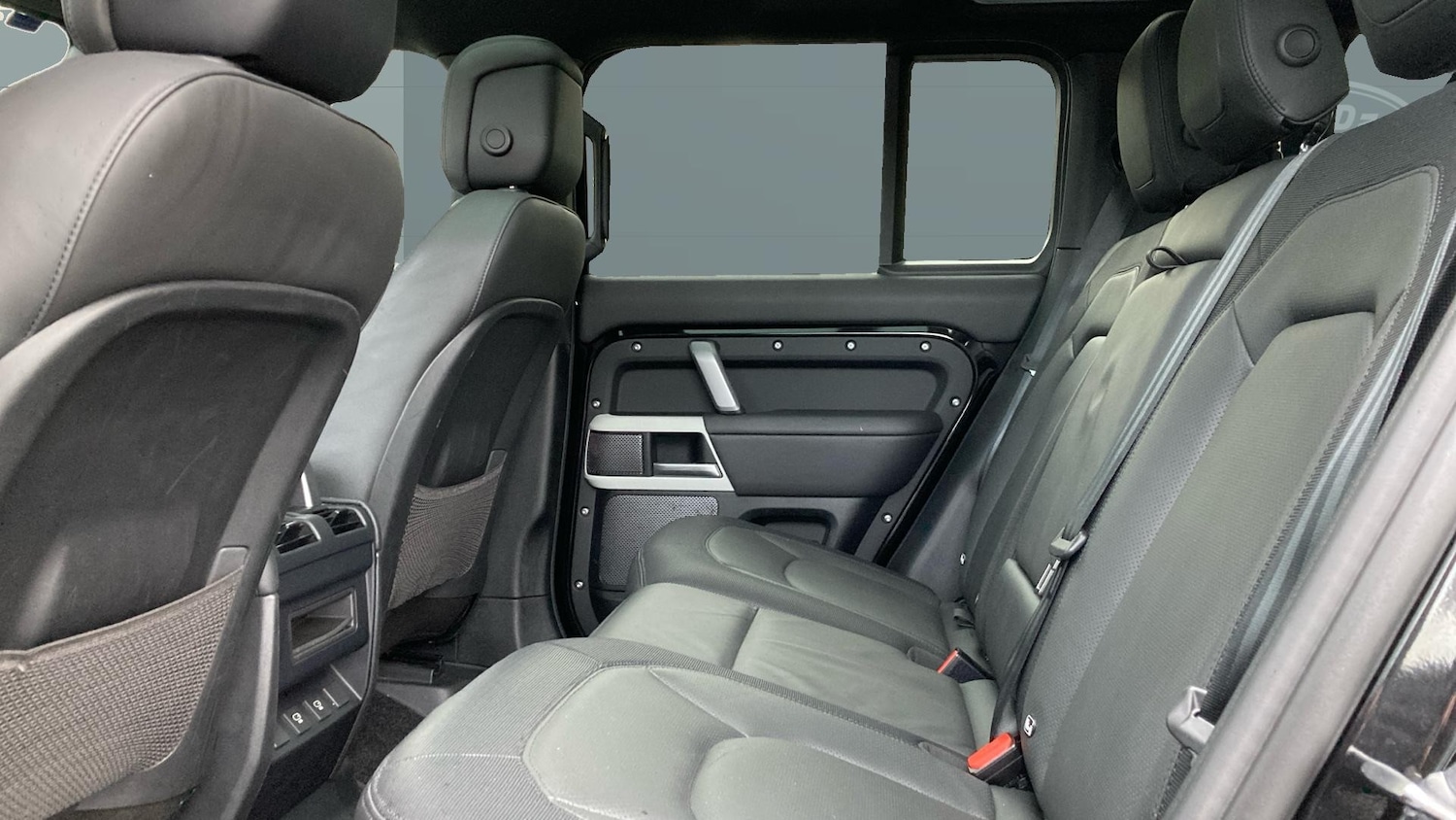 Used Land Rover Defender 2024 for sale - 76580622: Photo 4