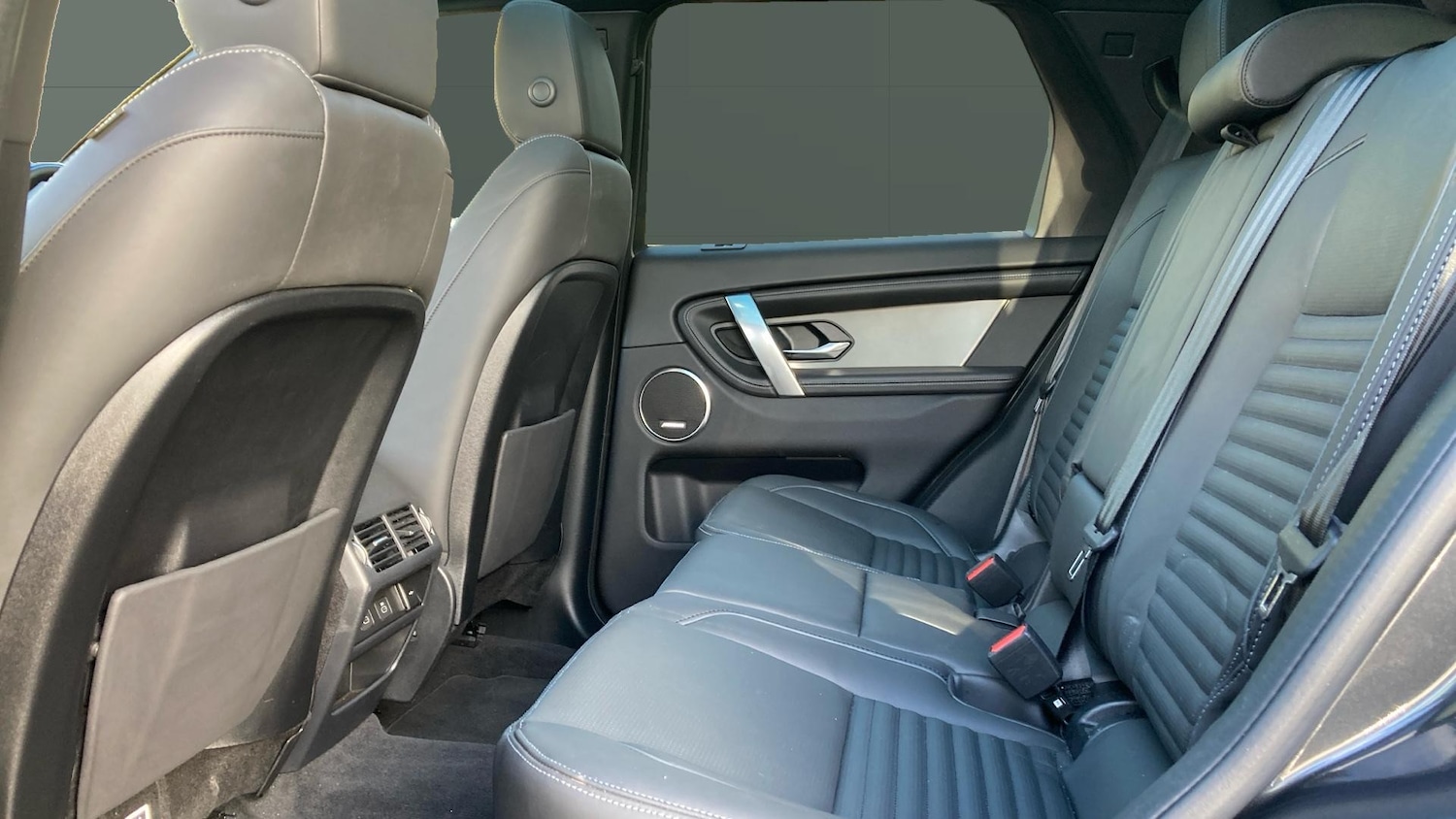 Used Land Rover Discovery Sport 2025 for sale - 76638559: Photo 4