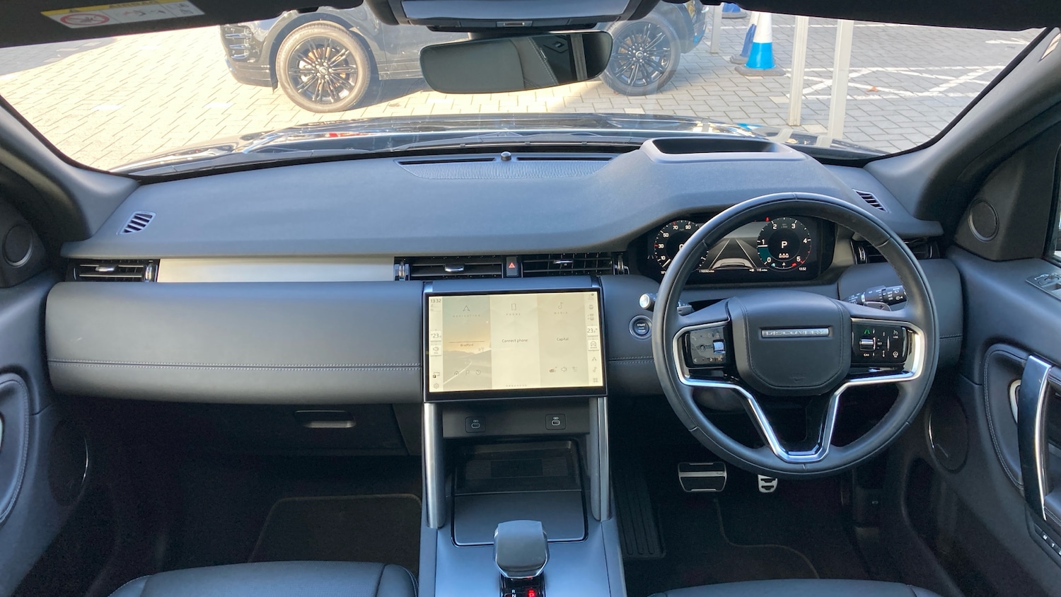 Used Land Rover Discovery Sport 2025 for sale - 76638559: Photo 9