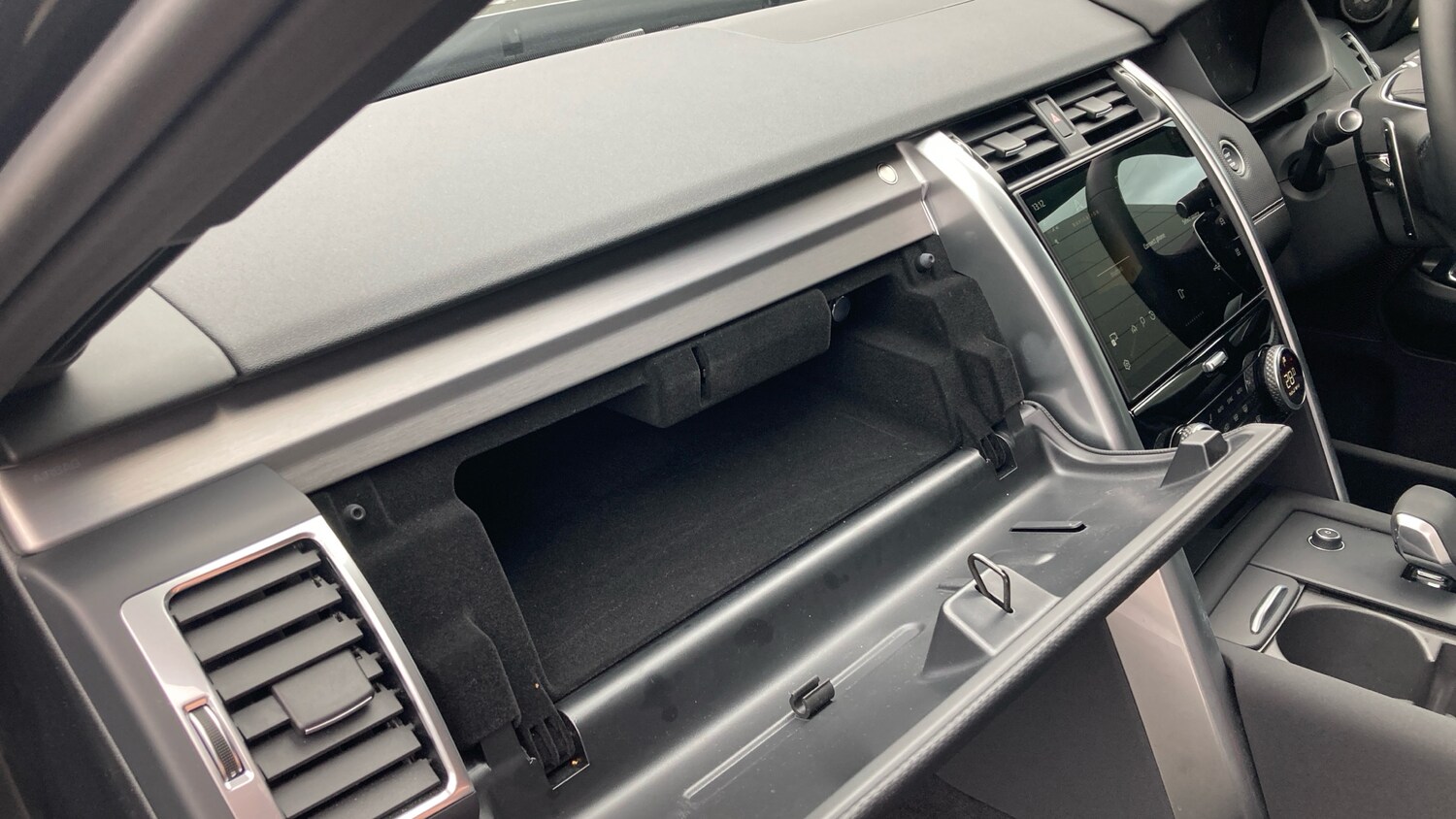 Used Land Rover Discovery 2025 for sale - 77676185: Photo 30