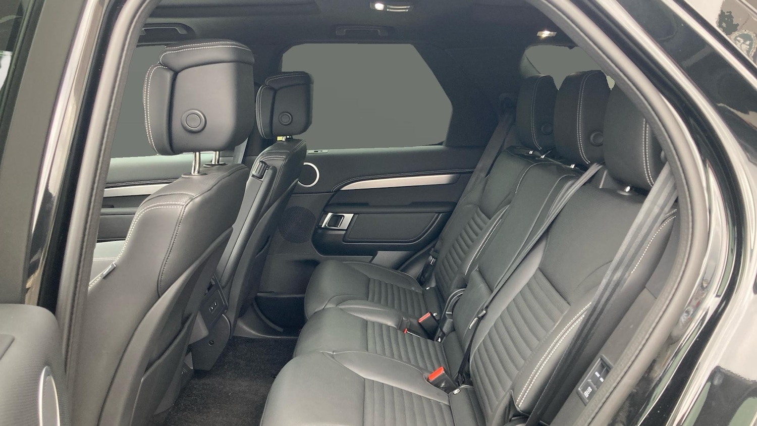 Used Land Rover Discovery 2025 for sale - 77676185: Photo 4