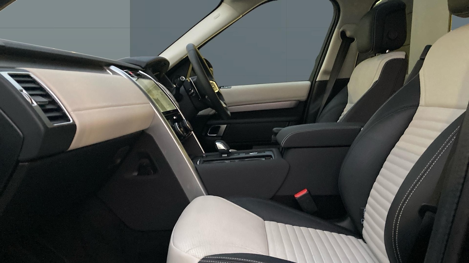 Used Land Rover Discovery 2025 for sale - 76477186: Photo 3