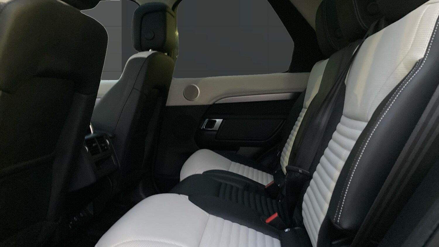 Used Land Rover Discovery 2025 for sale - 76477186: Photo 4