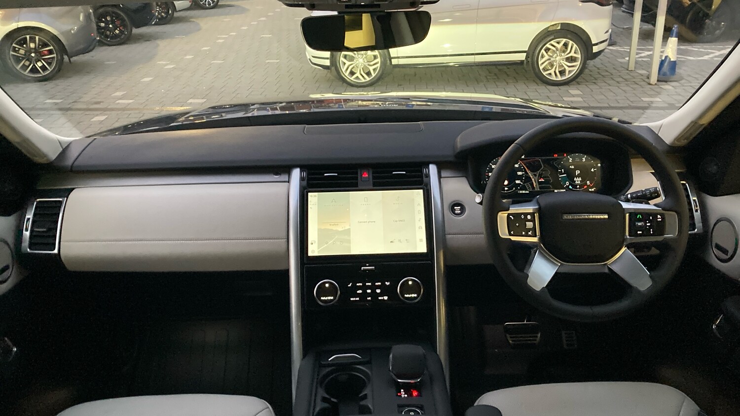 Used Land Rover Discovery 2025 for sale - 76477186: Photo 9