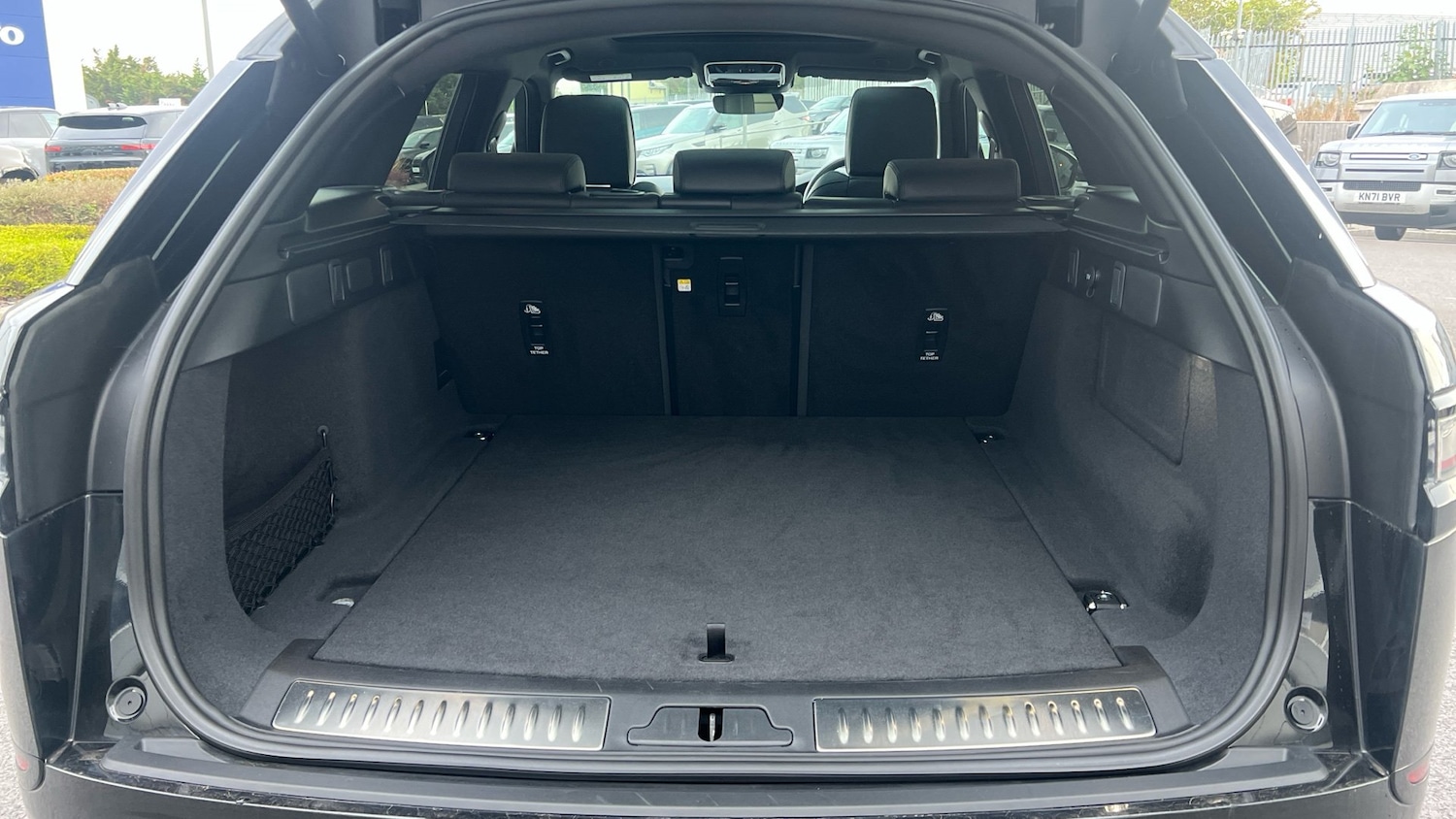 Used Land Rover Range Rover Velar 2024 for sale - 76393438: Photo 10