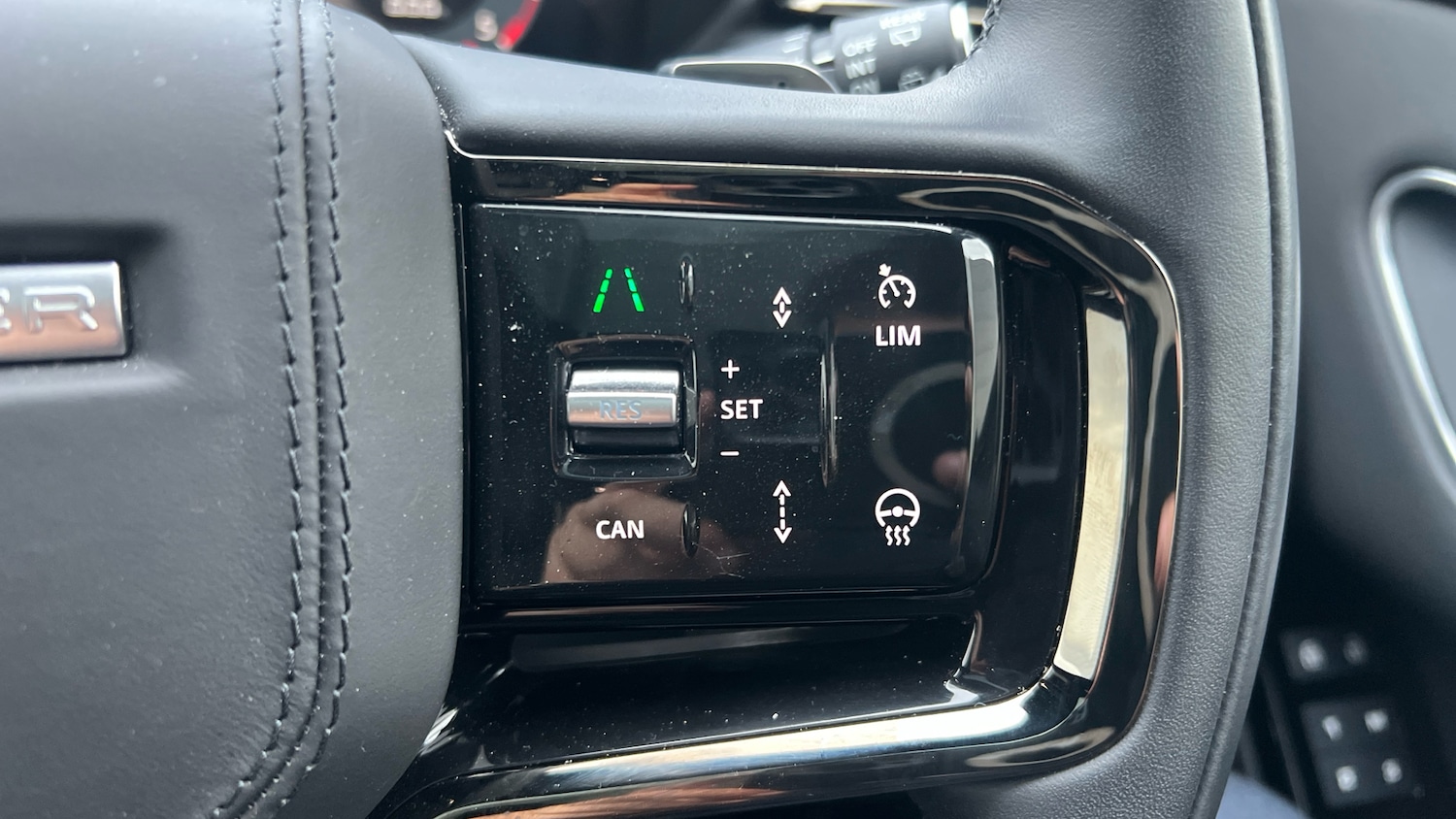 Used Land Rover Range Rover Velar 2024 for sale - 76393438: Photo 32