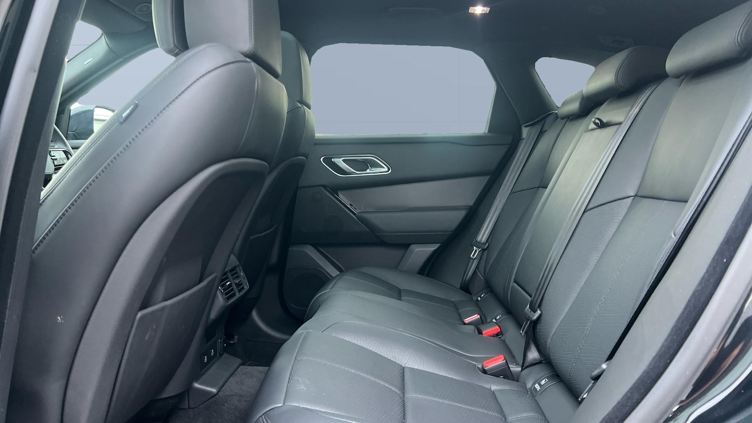 Used Land Rover Range Rover Velar 2024 for sale - 76393438: Photo 4