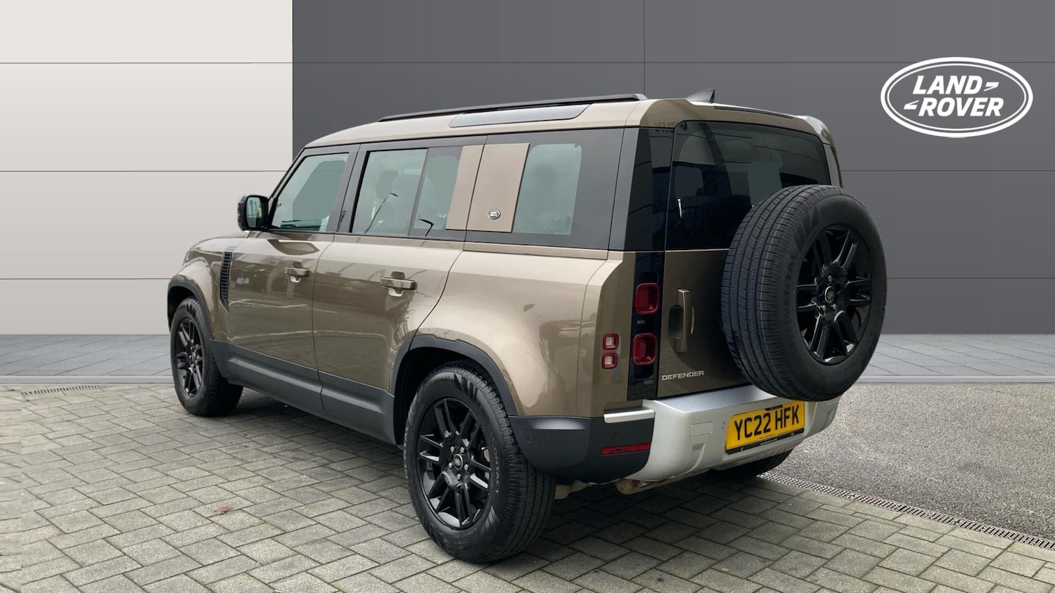 Used Land Rover Defender 2022 for sale - 77026030: Photo 2