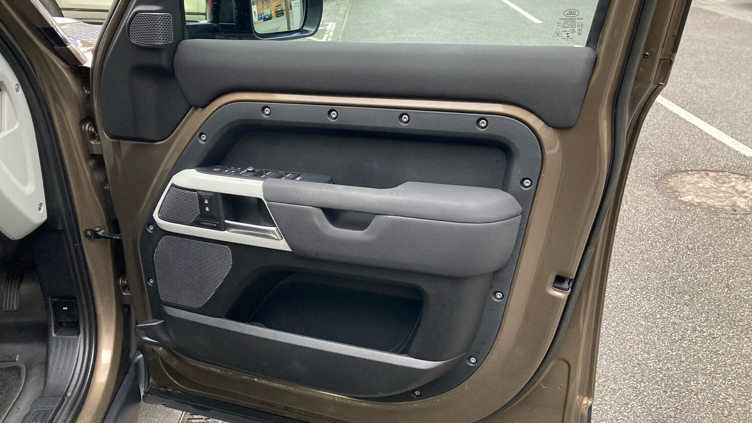 Used Land Rover Defender 2022 for sale - 77026030: Photo 25