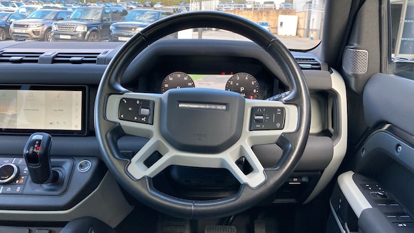Used Land Rover Defender 2022 for sale - 76063680: Photo 15