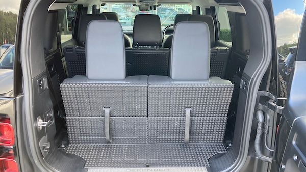 Used Land Rover Defender 2022 for sale - 76063680: Photo 25