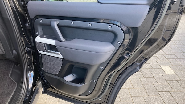 Used Land Rover Defender 2022 for sale - 76063680: Photo 27