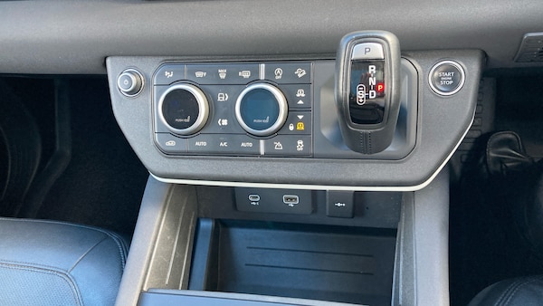 Used Land Rover Defender 2022 for sale - 76063680: Photo 37