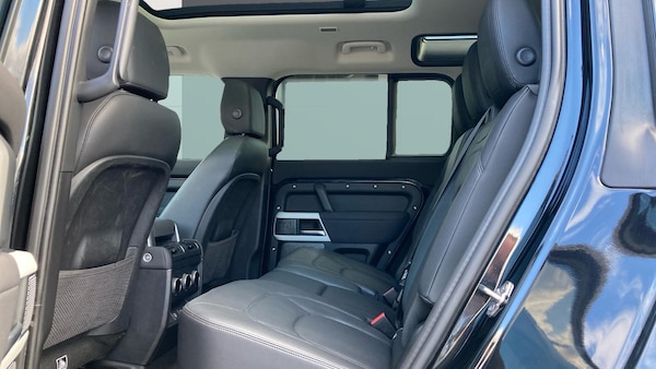 Used Land Rover Defender 2022 for sale - 76063680: Photo 4