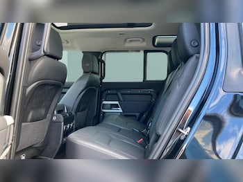 Used Land Rover Defender 2022 for sale - 76063680: Photo 4