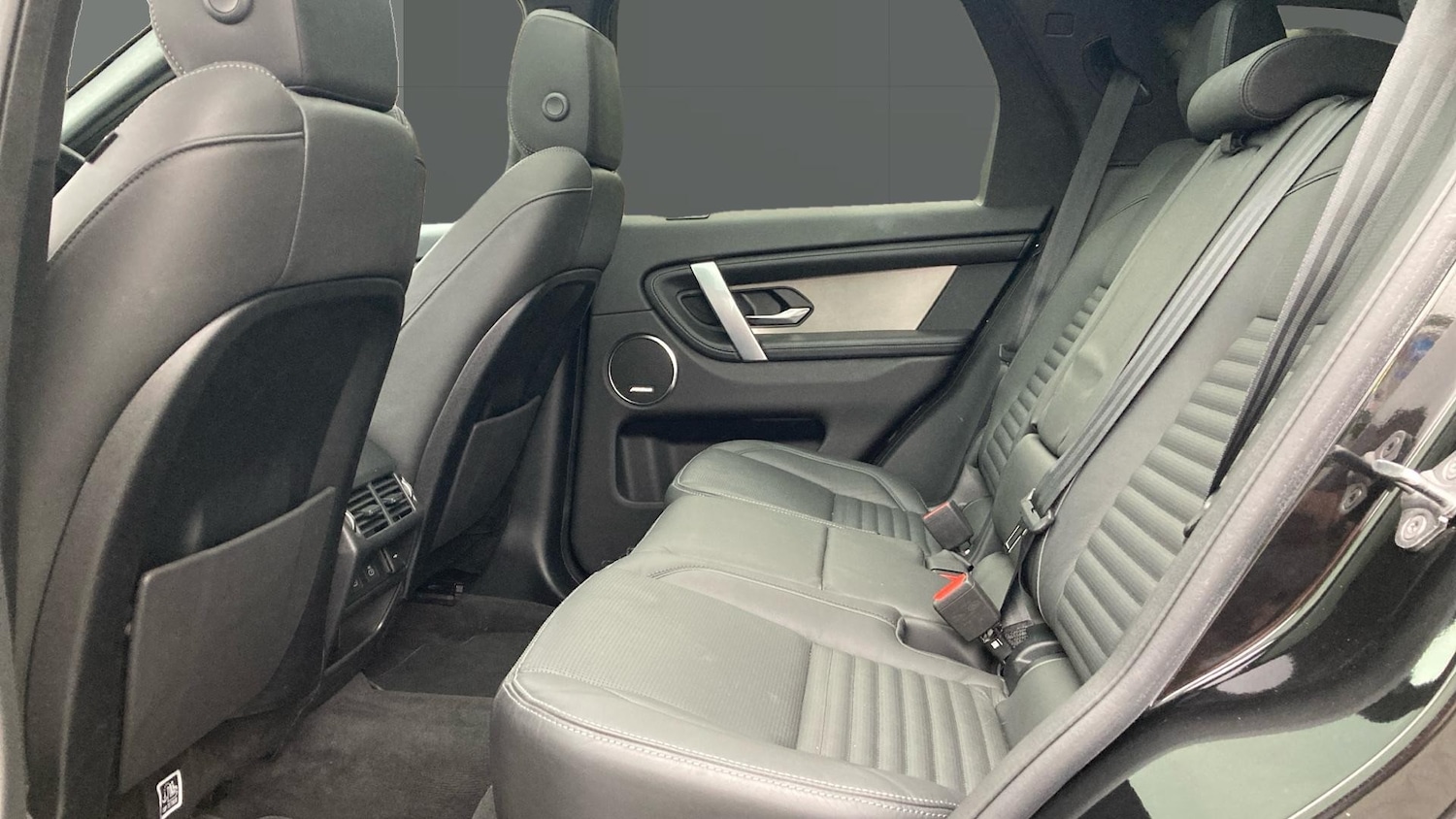 Used Land Rover Discovery Sport 2024 for sale - 76287890: Photo 4