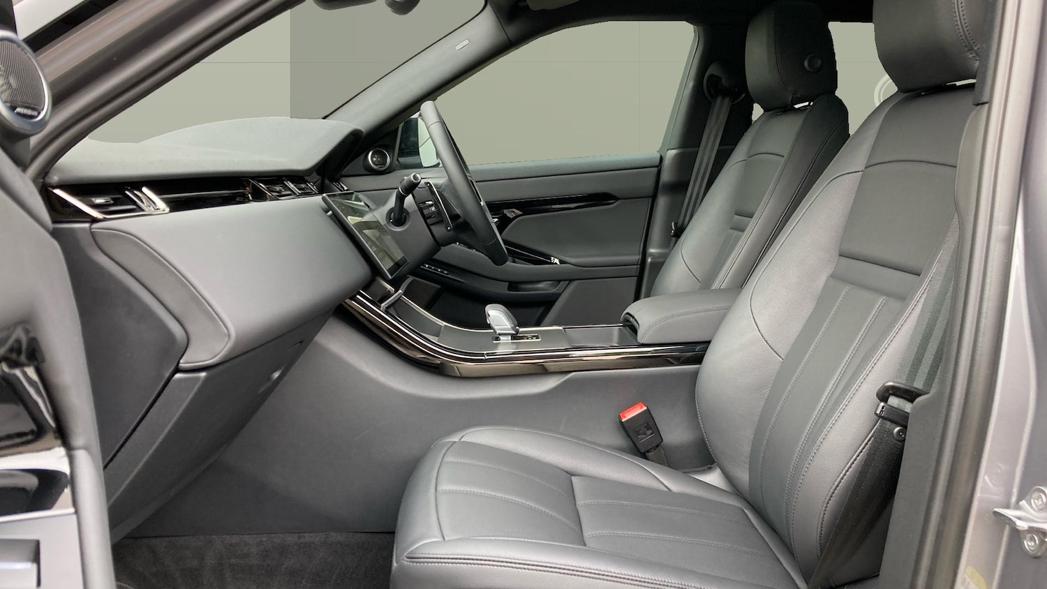 Used Land Rover Range Rover Evoque 2025 for sale - 77323854: Photo 3