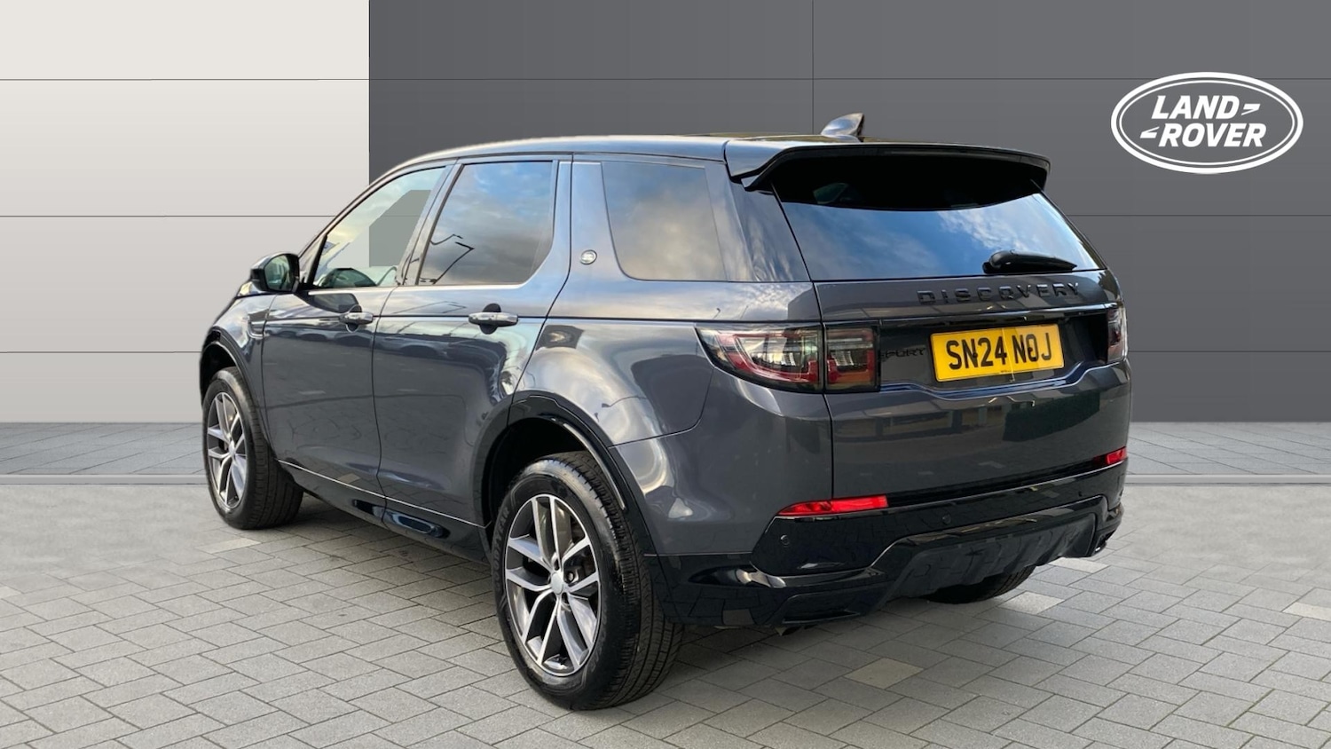 Used Land Rover Discovery Sport 2024 for sale - 76384911: Photo 2