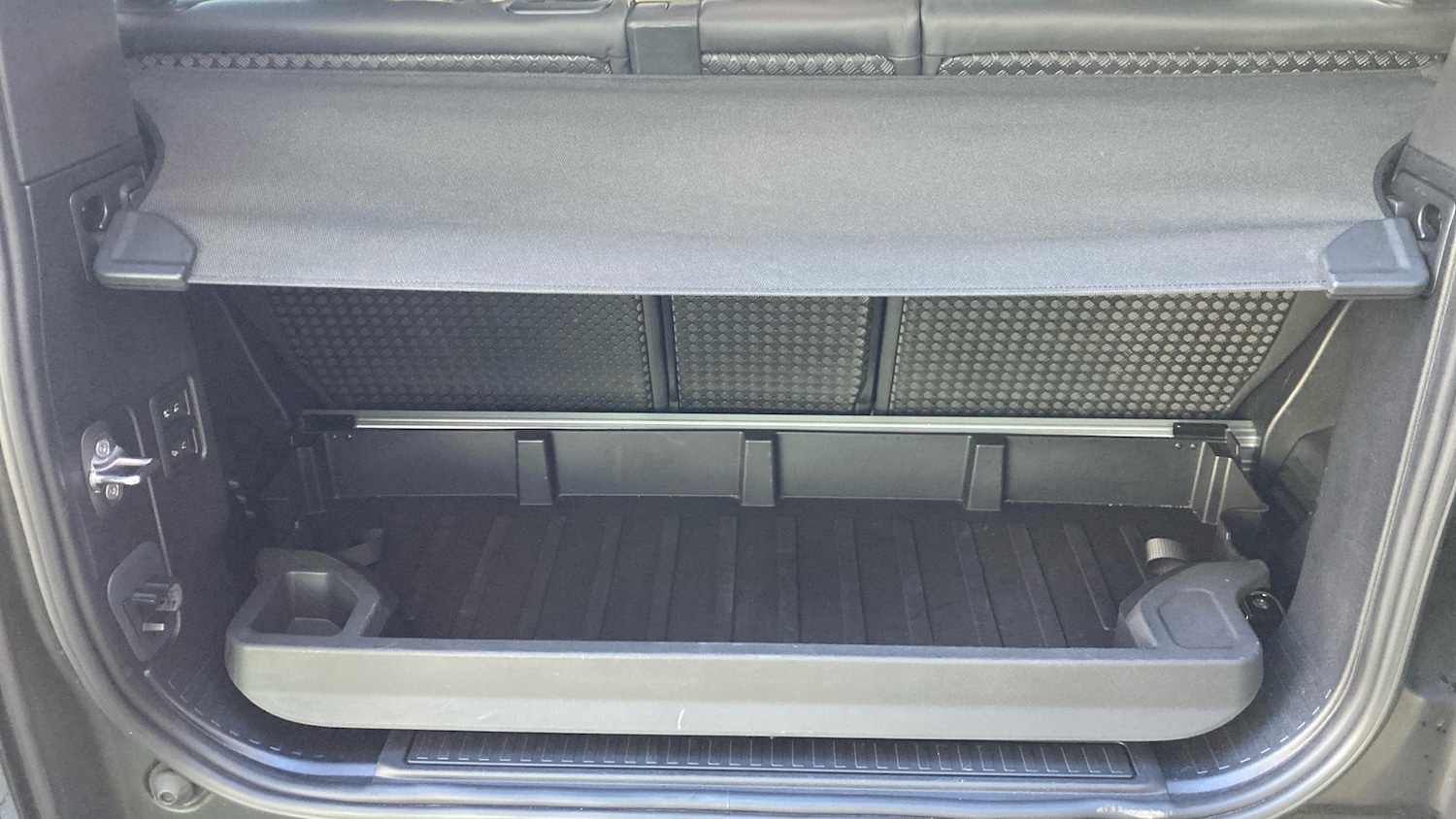 Used Land Rover Defender 2024 for sale - 76413262: Photo 10