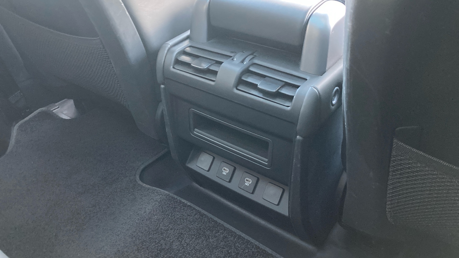 Used Land Rover Defender 2024 for sale - 76413262: Photo 18