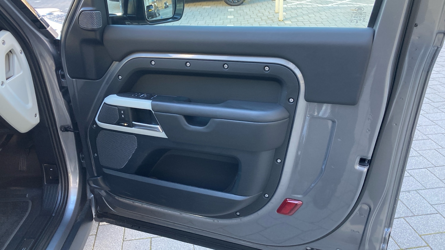 Used Land Rover Defender 2024 for sale - 76413262: Photo 25