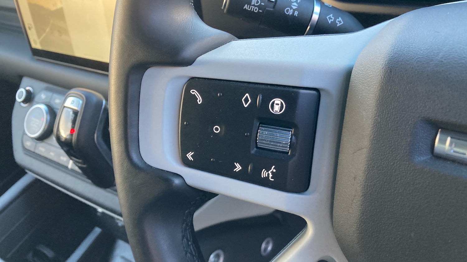 Used Land Rover Defender 2024 for sale - 76413262: Photo 27