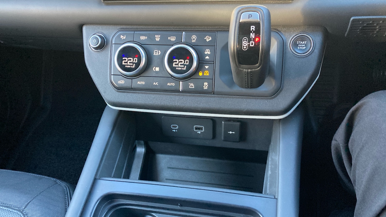 Used Land Rover Defender 2024 for sale - 76413262: Photo 34