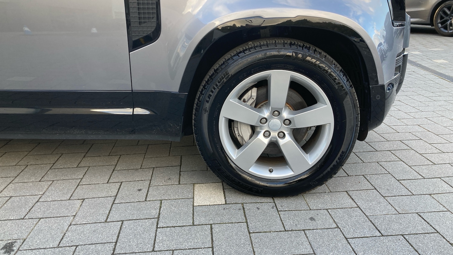 Used Land Rover Defender 2024 for sale - 76413262: Photo 8