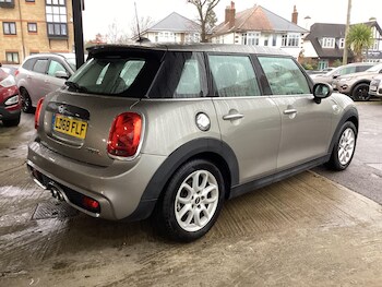 Used MINI Hatch 2018 for sale - 78261111: Photo