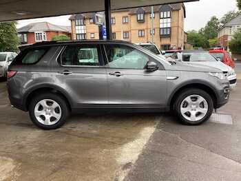 Used Land Rover Discovery Sport 2018 for sale - 78947429: Photo