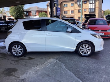 Used Toyota Yaris 2014 for sale - 79533130: Photo