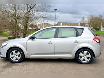 Used Kia Ceed 2010 for sale - 77694573: Photo