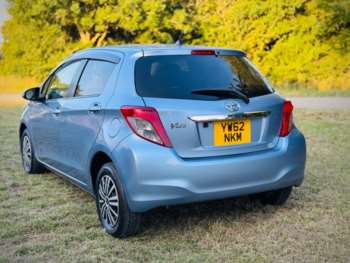 Used Toyota Yaris 2013 for sale - 75073115: Photo