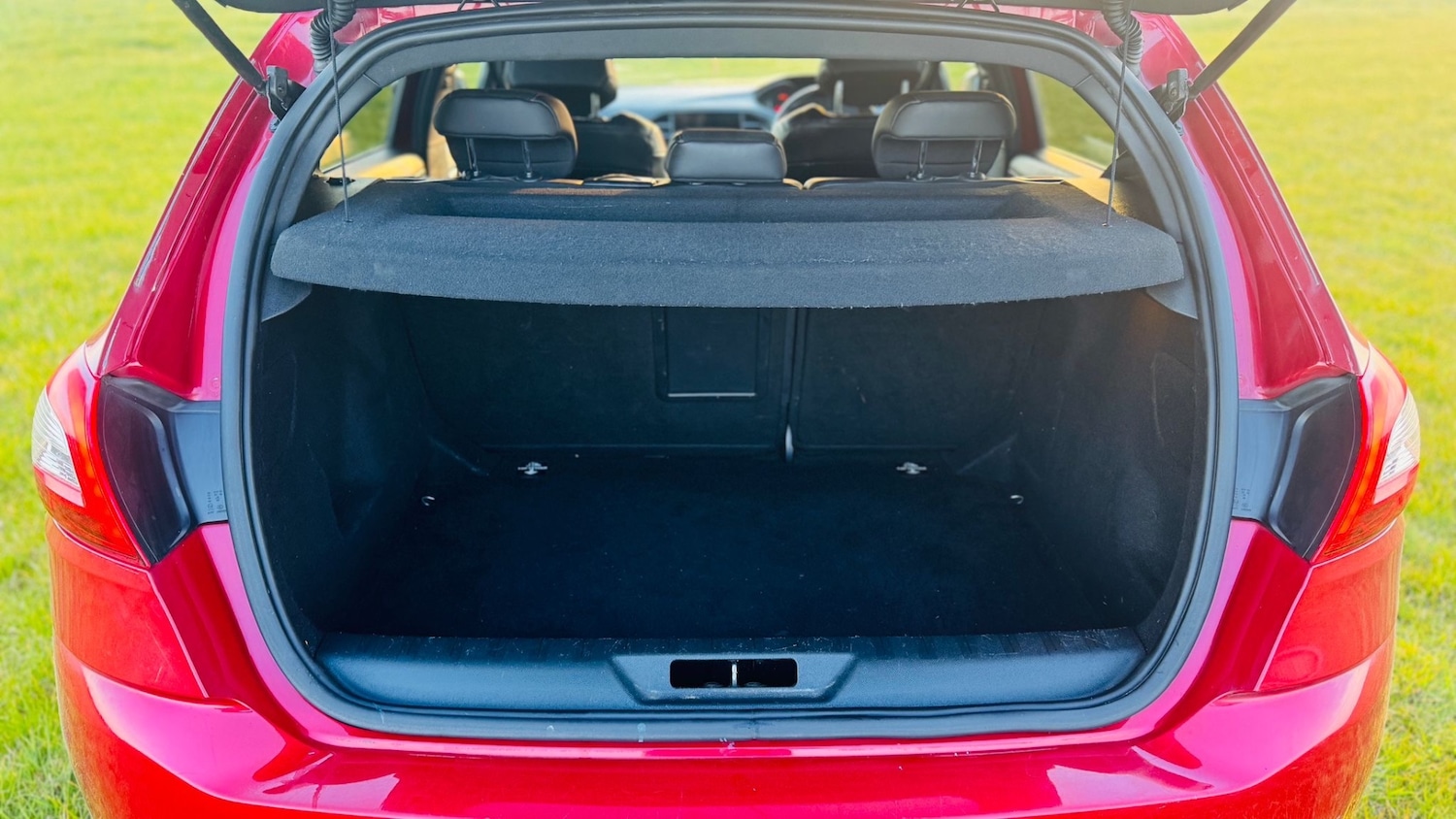 Used Peugeot 308 2015 for sale - 78176451: Photo 15